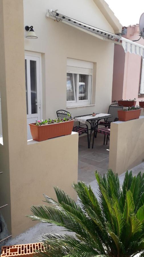 Villa Podvrsina1A Rosa Preko Esterno foto