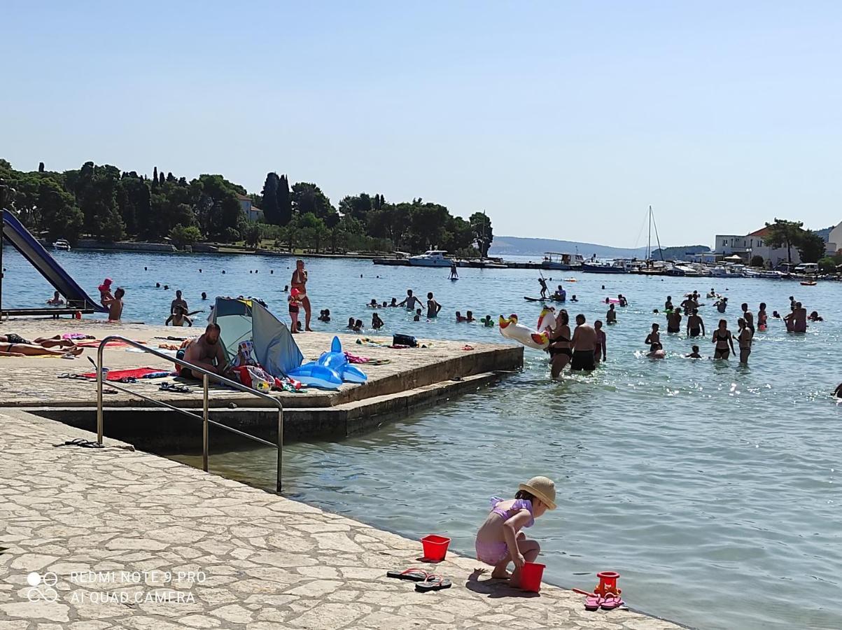 Villa Podvrsina1A Rosa Preko Esterno foto