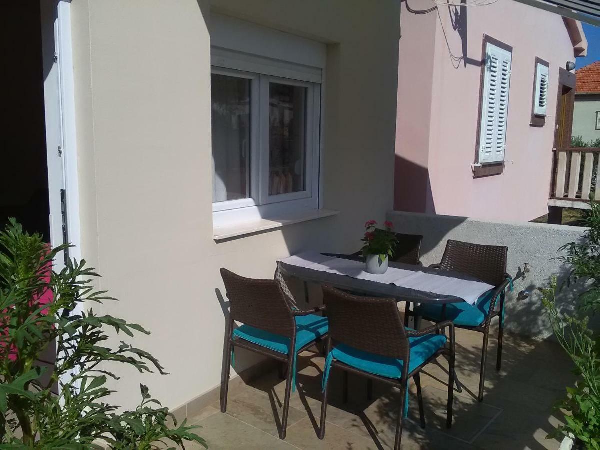 Villa Podvrsina1A Rosa Preko Esterno foto